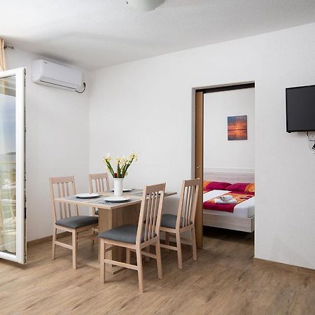 Apartmani Mirna Luka Pomer Luaran gambar