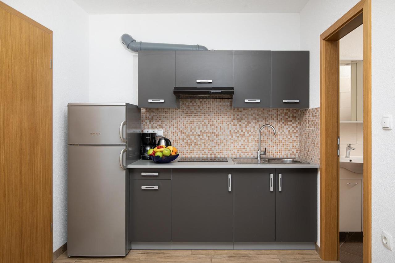 Apartmani Mirna Luka Pomer Luaran gambar
