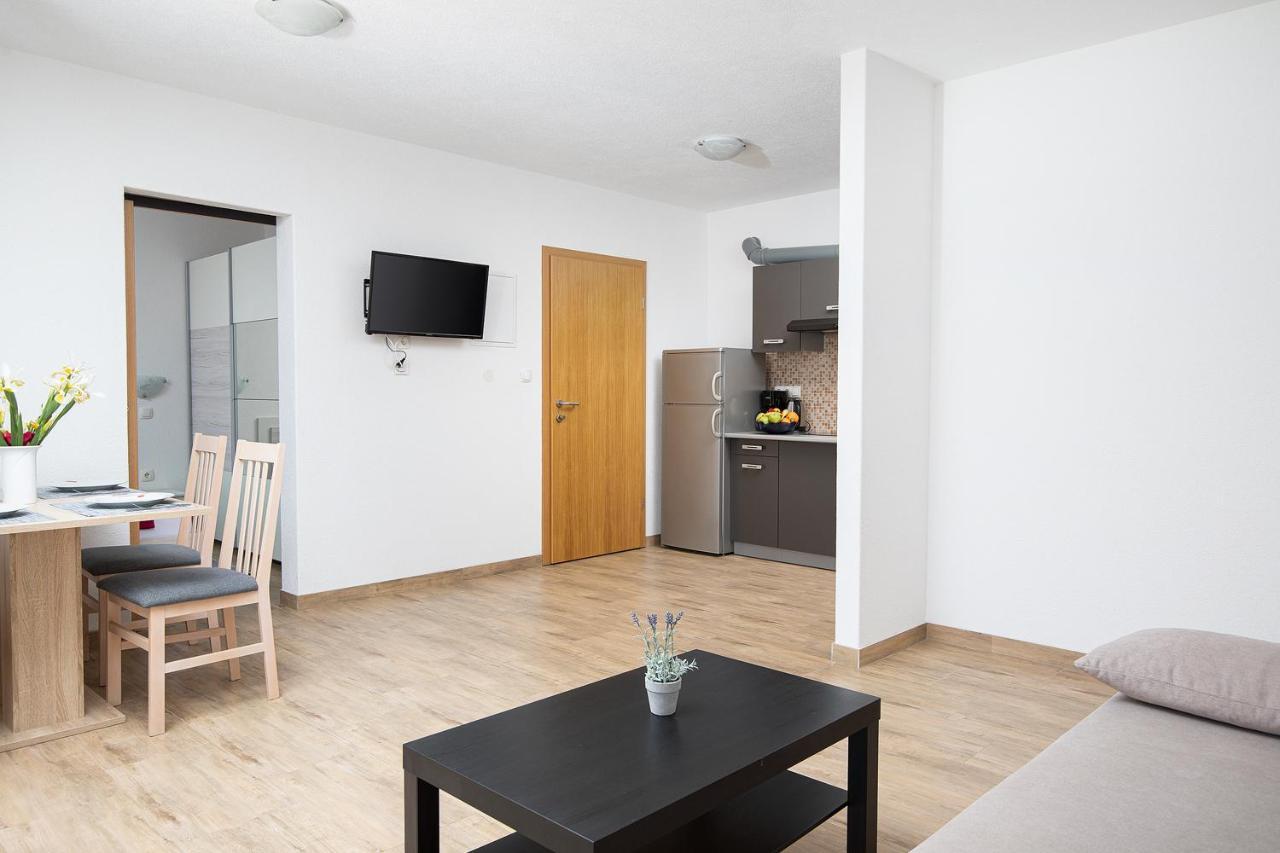 Apartmani Mirna Luka Pomer Luaran gambar