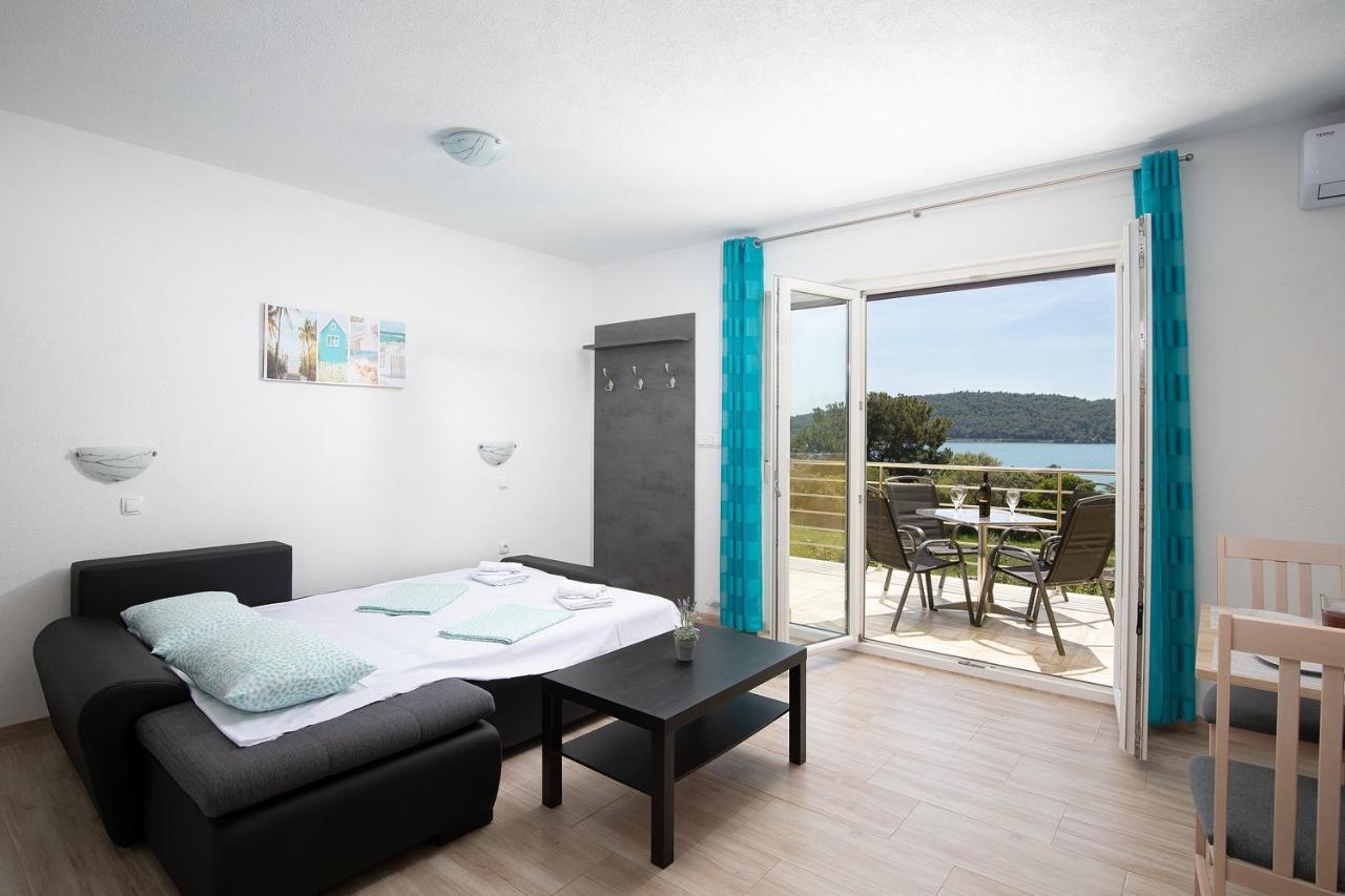 Apartmani Mirna Luka Pomer Luaran gambar