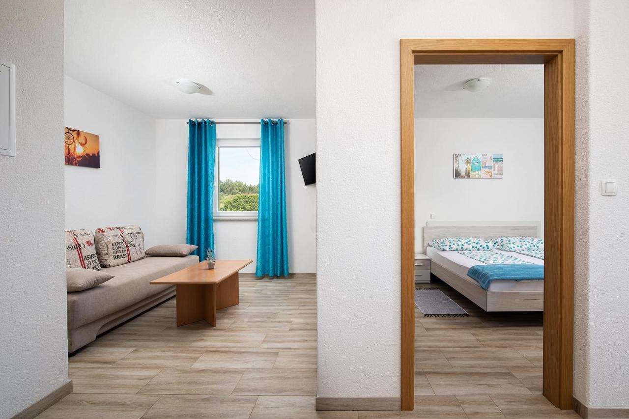 Apartmani Mirna Luka Pomer Luaran gambar